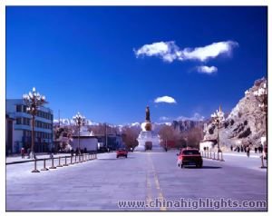 Lhasa Essence and Nyingchi Highlights Tour