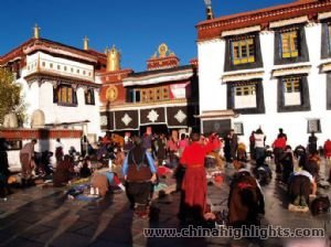 All around Tour of Tibet